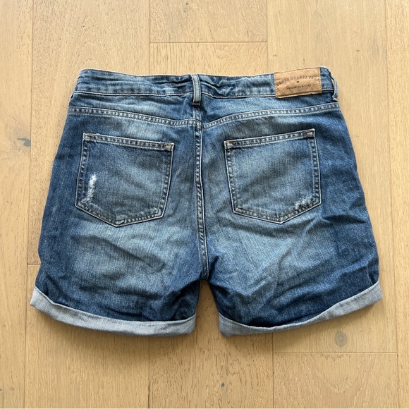 Women’s jean shorts - EUC - size 8 - Picture 3 of 3